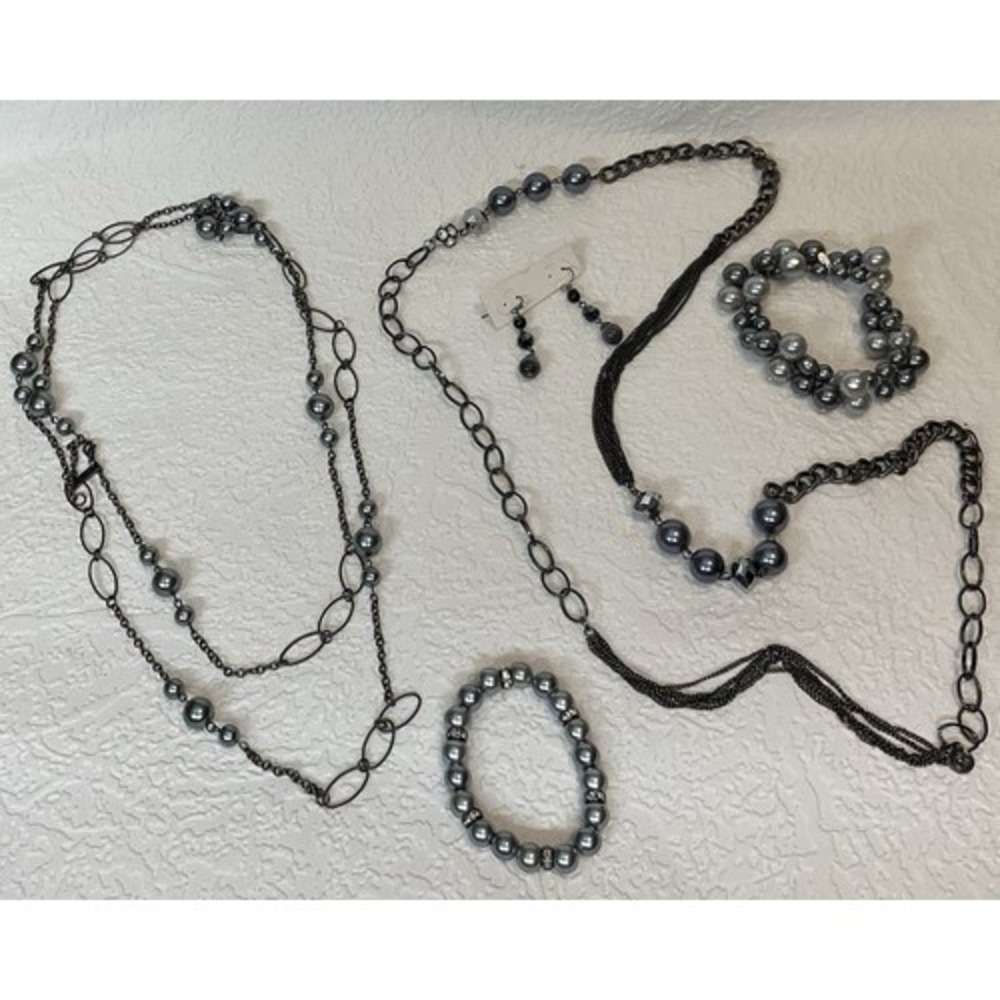 Daisy Fuentes Gray Faux Pearl Smoky Bead Gray Set Of 5 Items 2 Necklaces 2Bracel
